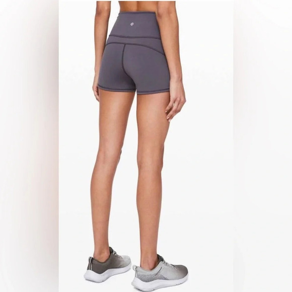 LULULEMON ATHLETICA In Movement Short 'Everlux 2.5" in Moonwalk Size 4 - Picture 2 of 7